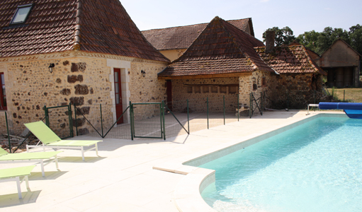 gite-les-mapellous-hebergement-piscine-Dordogne